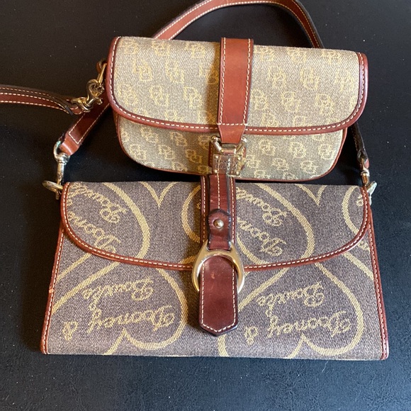 Clutch and wristlet - Picture 4 of 4